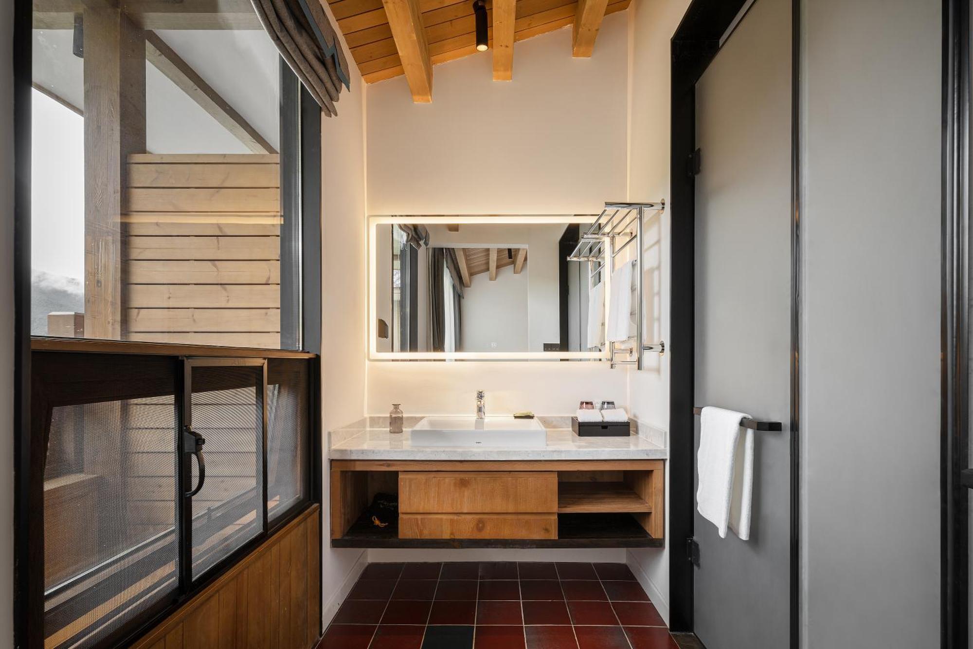 Hotel Indigo Lugu Lake By Ihg Lijiang  Exterior photo